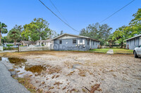 8214 N 12th St, Unit Apt A in Tampa, FL - Building Photo - Building Photo