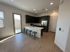 32518 N 21st Ln, Unit Apartment in Phoenix, AZ - Building Photo - Building Photo