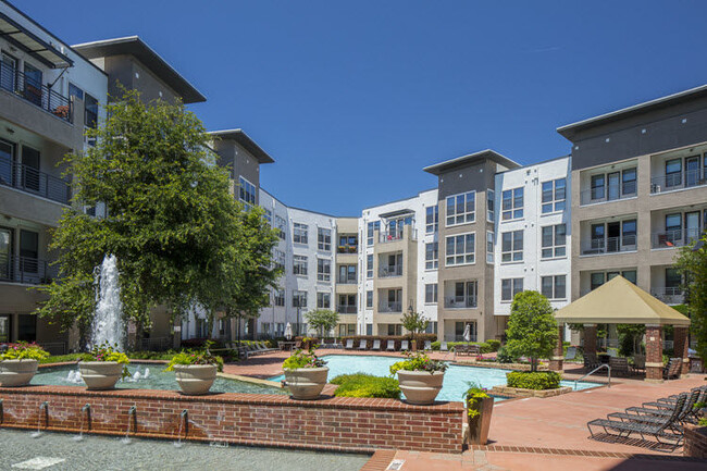 IMT Lakeshore Lofts in Irving, TX - Building Photo - Building Photo