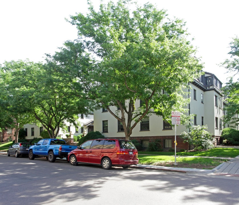 Chateau Apartments in Denver, CO - Foto de edificio