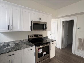 729 E Palmetto St in Lakeland, FL - Building Photo - Building Photo