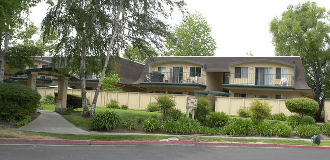 1091-1095 Mohr Ln in Concord, CA - Foto de edificio - Building Photo