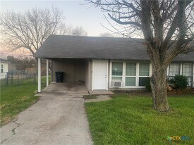 710 Sutton Dr in Killeen, TX - Building Photo