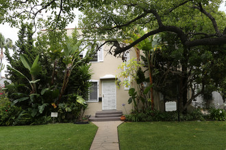 416 N Maple Dr in Beverly Hills, CA - Building Photo - Building Photo