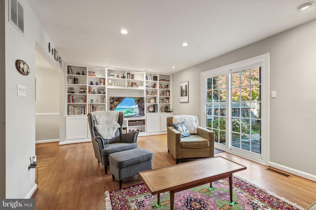 1535 Candlewick Ct in McLean, VA - Building Photo