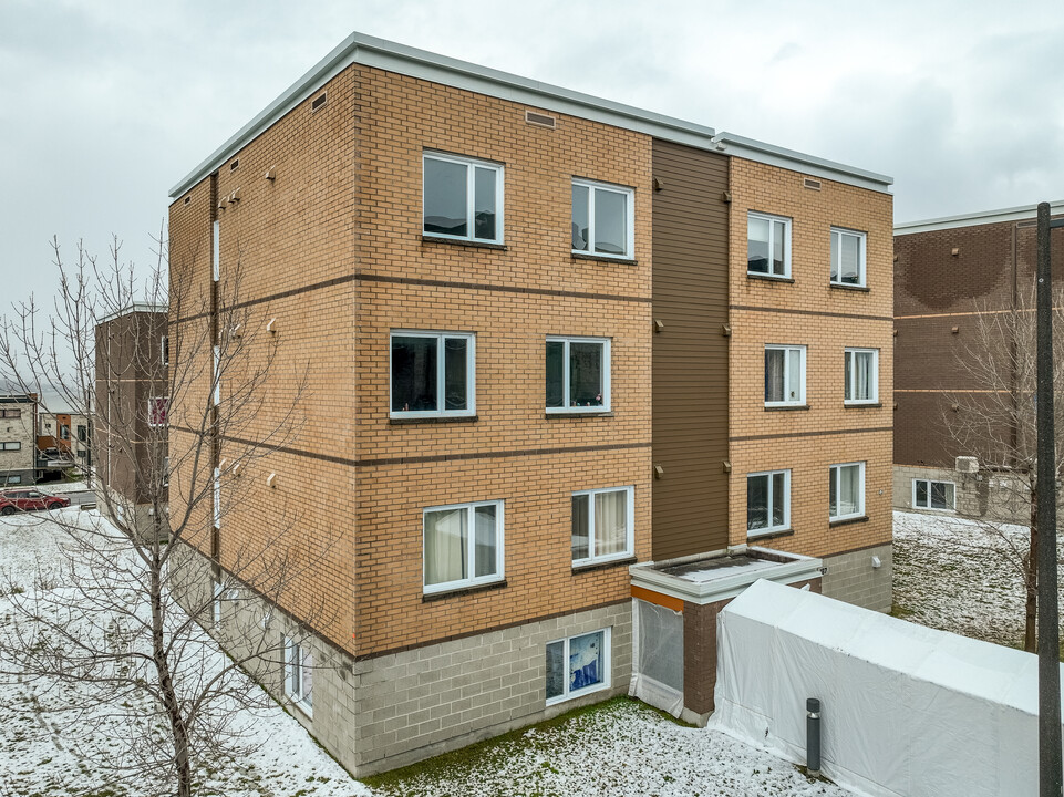 187 Françoise-Garnier Rue in Québec, QC - Building Photo