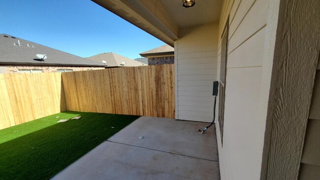 1230 N 7th St in Wolfforth, TX - Building Photo - Building Photo