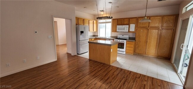 9532 Aspen Glow Dr in Las Vegas, NV - Foto de edificio - Building Photo