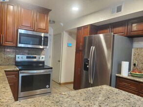 35918 Vivian Pl in Fremont, CA - Building Photo - Building Photo