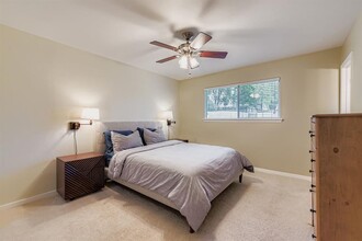 1215 Speer Ln in Austin, TX - Building Photo - Building Photo