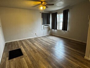 2025 64th St in Lubbock, TX - Building Photo - Building Photo