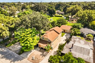 1325 Cloverlawn Ave in Orlando, FL - Building Photo