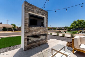 2544 E Pierson St in Phoenix, AZ - Building Photo - Building Photo
