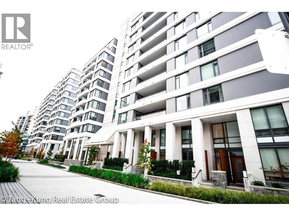 1678 Pullman Porter St in Vancouver, BC - Building Photo