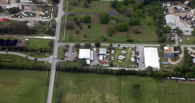 3301 Whitfield Ave in Sarasota, FL - Building Photo - Primary Photo