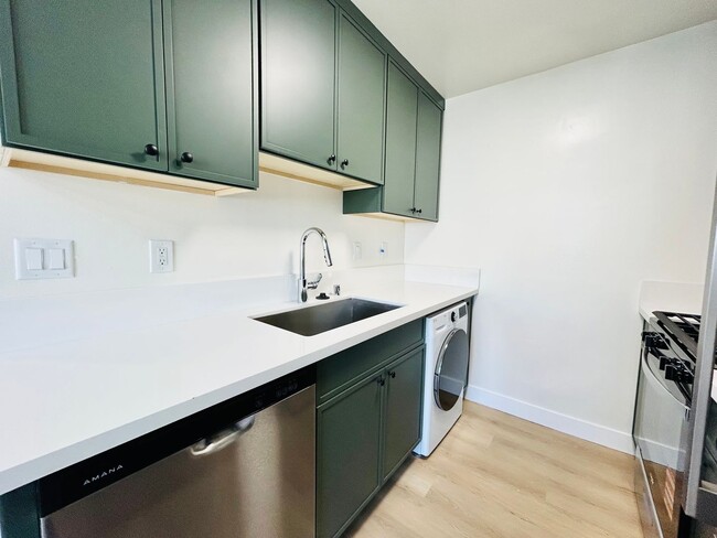 nat105 in Los Angeles, CA - Building Photo - Building Photo