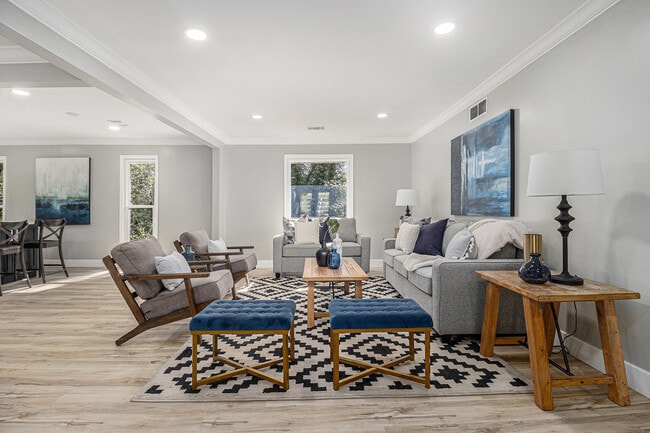 property at 2806 Chaucer Dr SW