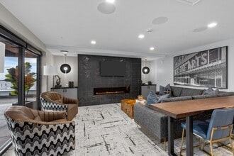 Gridline in Seattle, WA - Foto de edificio - Building Photo