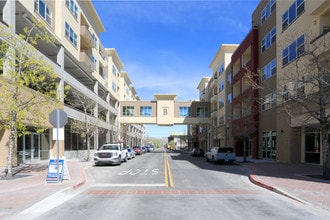 THE BRIDGES AT VICTORIAN SQUARE in Sparks, NV - Foto de edificio - Building Photo