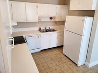 810 Lakeshore Dr photo'