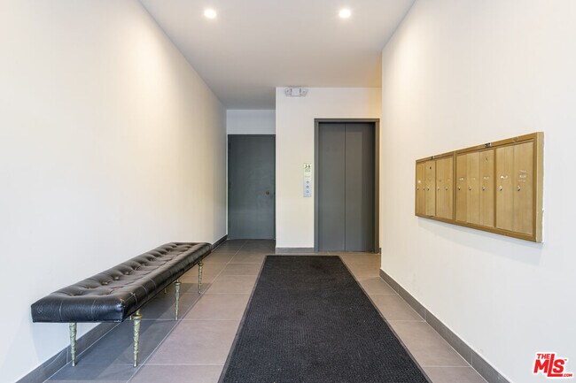 1677 Westholme Ave in Los Angeles, CA - Building Photo - Building Photo