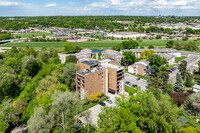 Latvian Tower in Omaha, NE - Foto de edificio - Building Photo