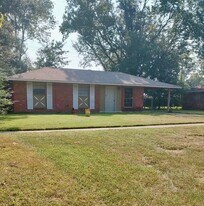 2317 Cedarcrest Ave in Baton Rouge, LA - Building Photo