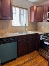 140-08 243rd St in Queens, NY - Foto de edificio - Building Photo