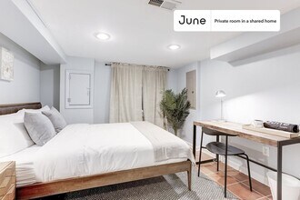 Private bedroom in 5 bed/3.5 bath Home in Washington, DC - Building Photo - Building Photo