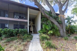 646 Bird Bay Dr E, Unit 207 in Venice, FL - Building Photo