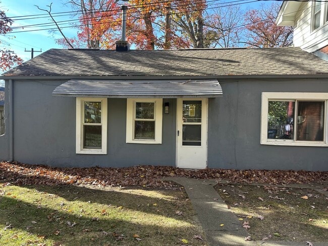 property at 822 Hawthorn Ave