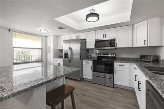 12621 Kelly Sands Way, Unit 325 in Ft. Myers, FL - Building Photo - Building Photo