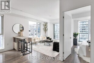 130 River St in Toronto, ON - Building Photo