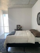151 SE 1st St in Miami, FL - Building Photo - Building Photo
