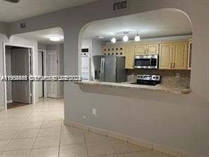 7542 NW 175th St in Hialeah, FL - Building Photo - Building Photo