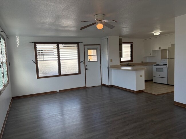 property at 84-570-570 Farrington Hwy