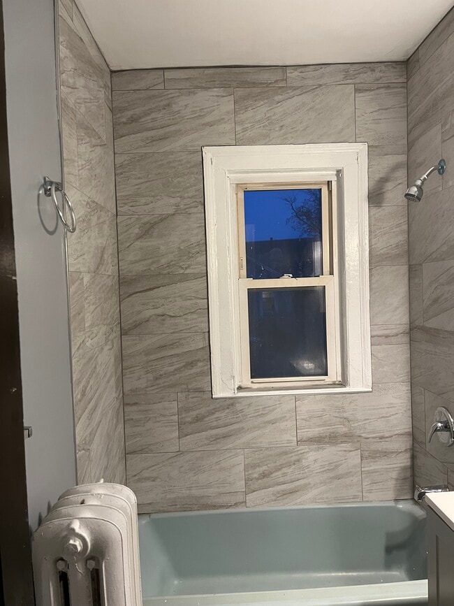 59 Westland St, Unit Cohens 3rd floor