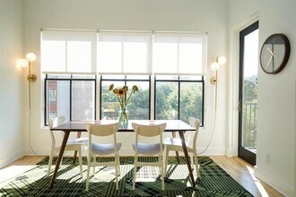 384 Ralph McGill Blvd NE in Atlanta, GA - Building Photo - Building Photo