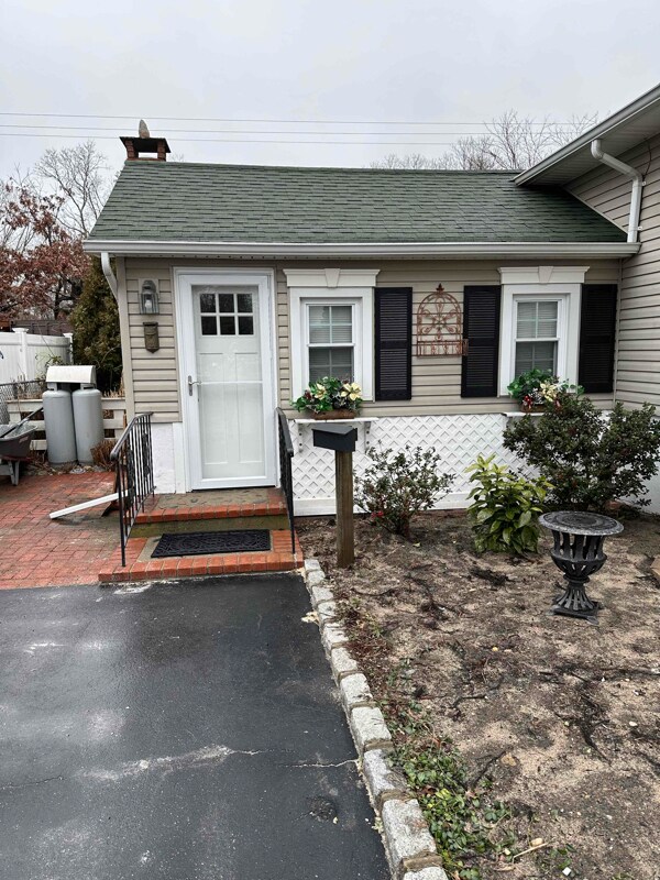 107 Northern Blvd Rentals in Shirley, NY