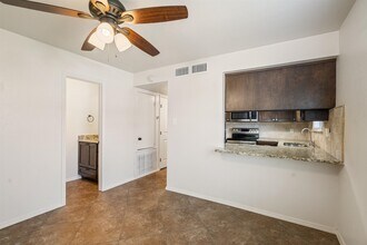 111 Rhonda Dr in Del Rio, TX - Building Photo - Building Photo