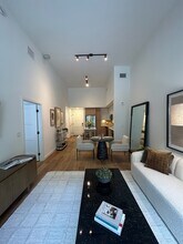 1625 NE 124th St in North Miami, FL - Foto de edificio - Building Photo