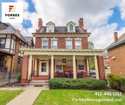 1724 Wightman St in Pittsburgh, PA - Building Photo