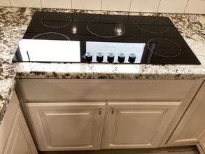 1222 W Saginaw Way in Fresno, CA - Building Photo - Building Photo