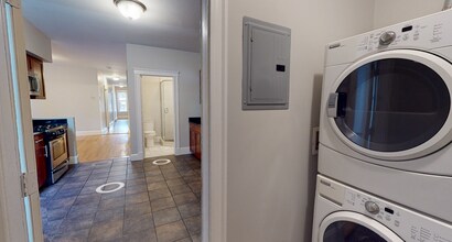 9 Beacon St, Unit 1 in Somerville, MA - Building Photo - Building Photo