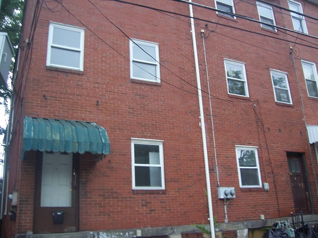 305-307 37th St in Pittsburgh, PA - Foto de edificio - Building Photo