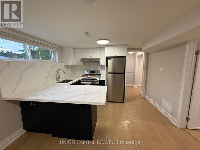 117 Sherwood Forest Dr in Markham, ON - Building Photo - Building Photo