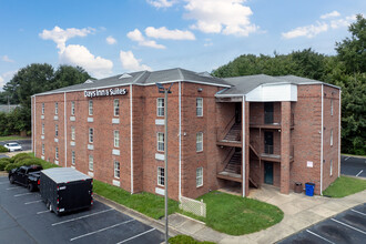 The Inn and Suite Apartments in Rocky Mount, NC - Foto de edificio - Primary Photo