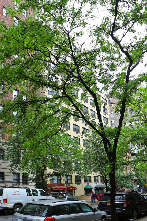 Park View Towers in New York, NY - Building Photo