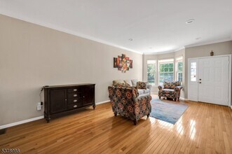 207 Crown Point Rd in Parsippany Troy Hills, NJ - Foto de edificio - Building Photo