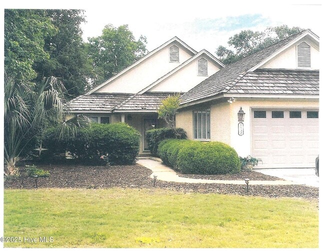 property at 1932 Prestwick Ln